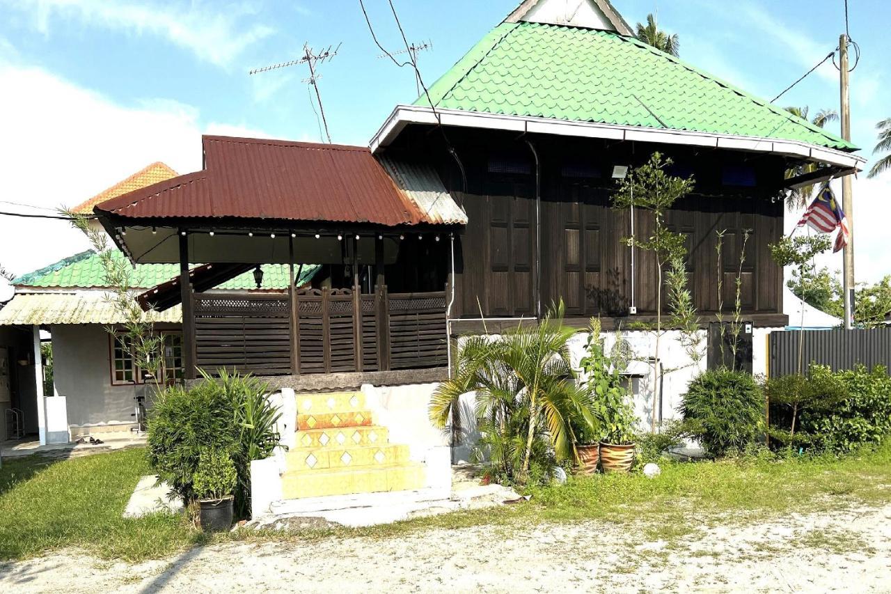 Oyo Home 90495 Homestay Kampung Kota Aur Sungai Petani Ngoại thất bức ảnh